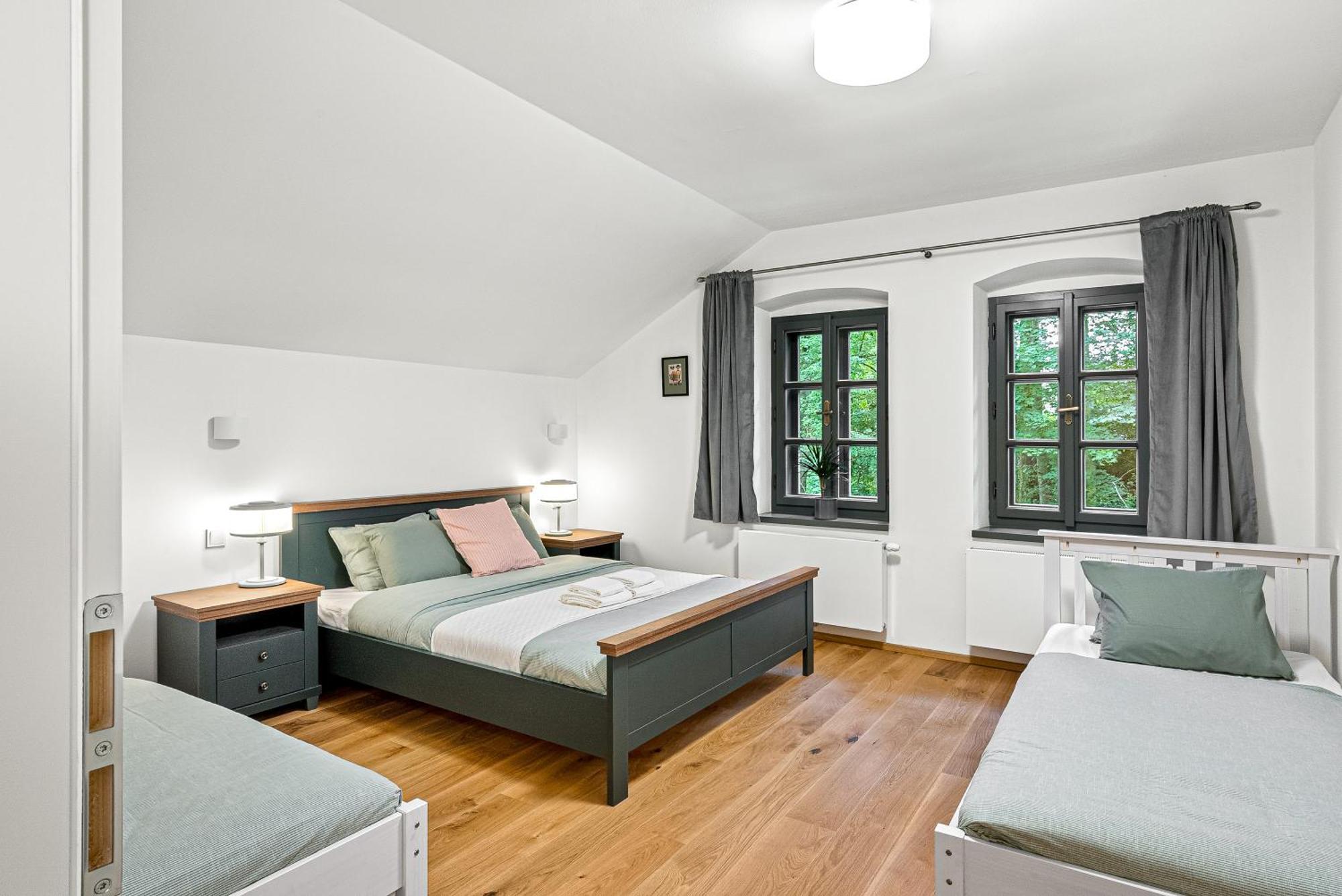 Vyletni Restaurace Rudolfov Hotel Jindřichŭv Hradec Ngoại thất bức ảnh